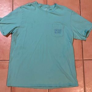 Vineyards vines t shirt